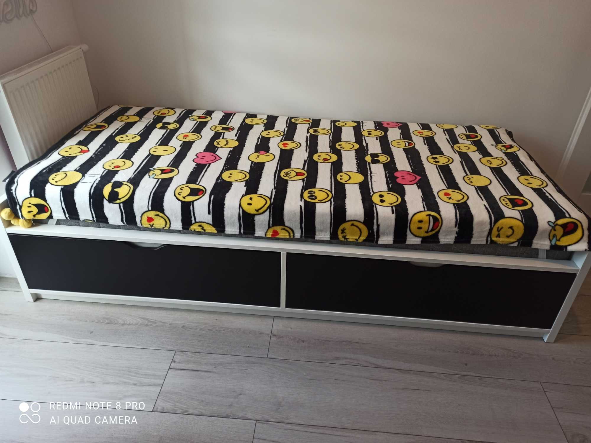 Łóżko Ikea z szufladami plus materac