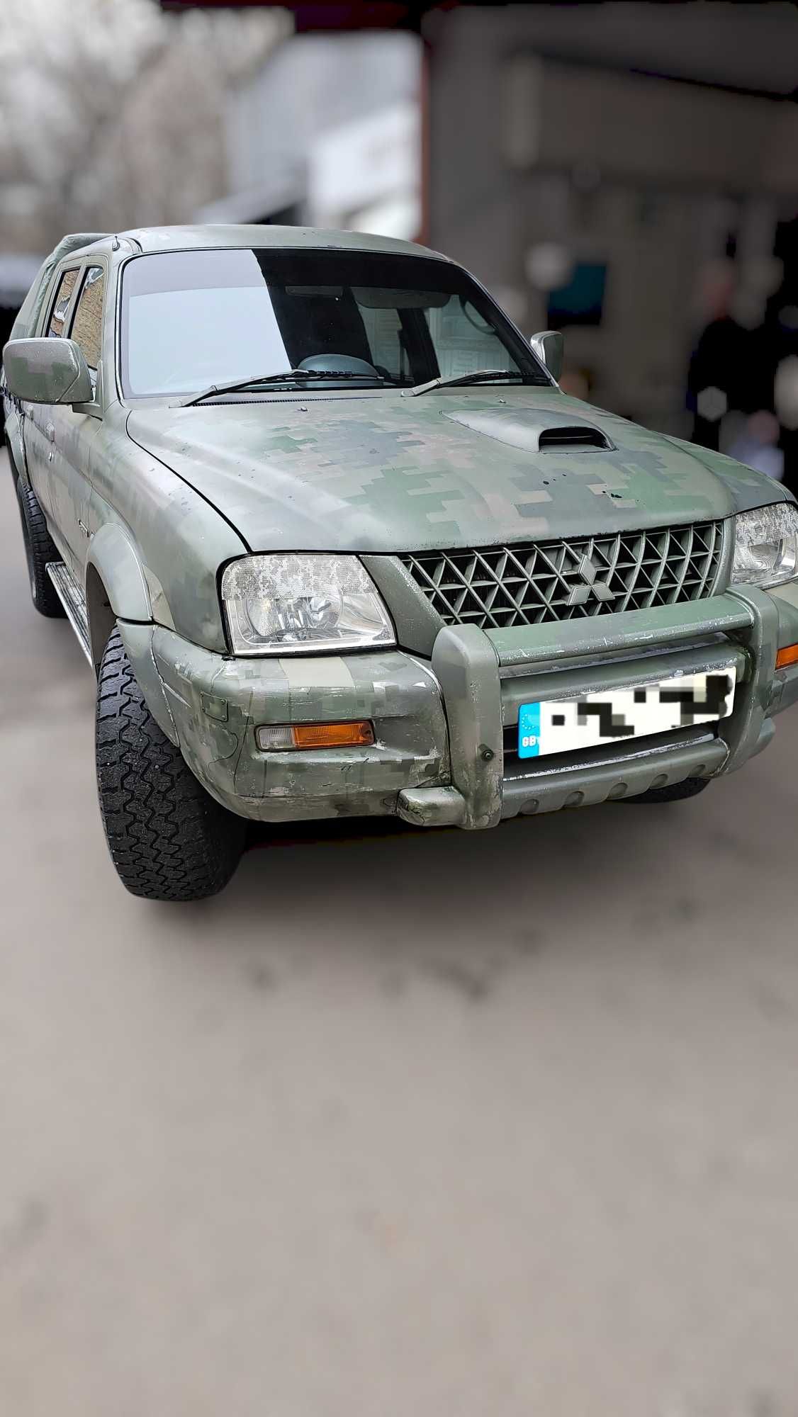 Mitsubishi L 200 2001