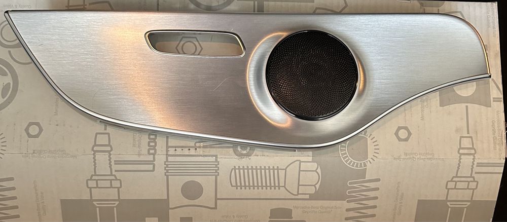 Painel cromado porta Mercedes C Coupe