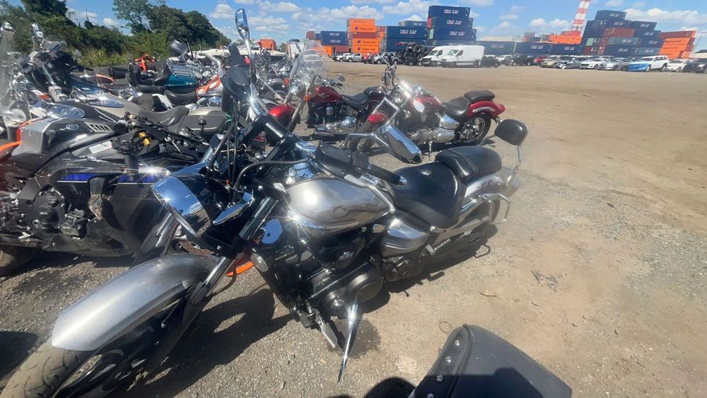 Yamaha SR Yamaha XV 1900 Raider    VTX HURT MOTO