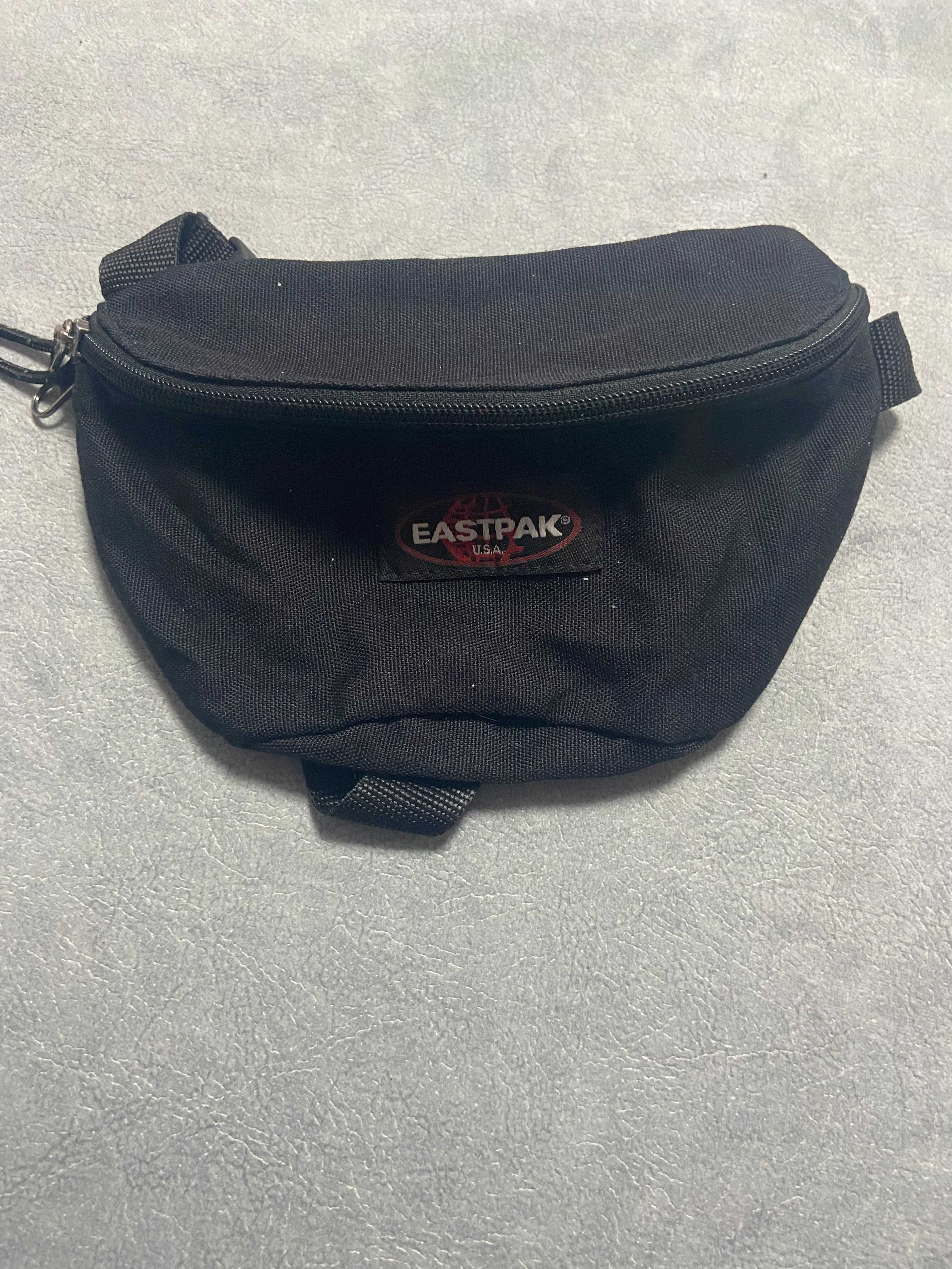 Черная сумка Eastpak U.S.A