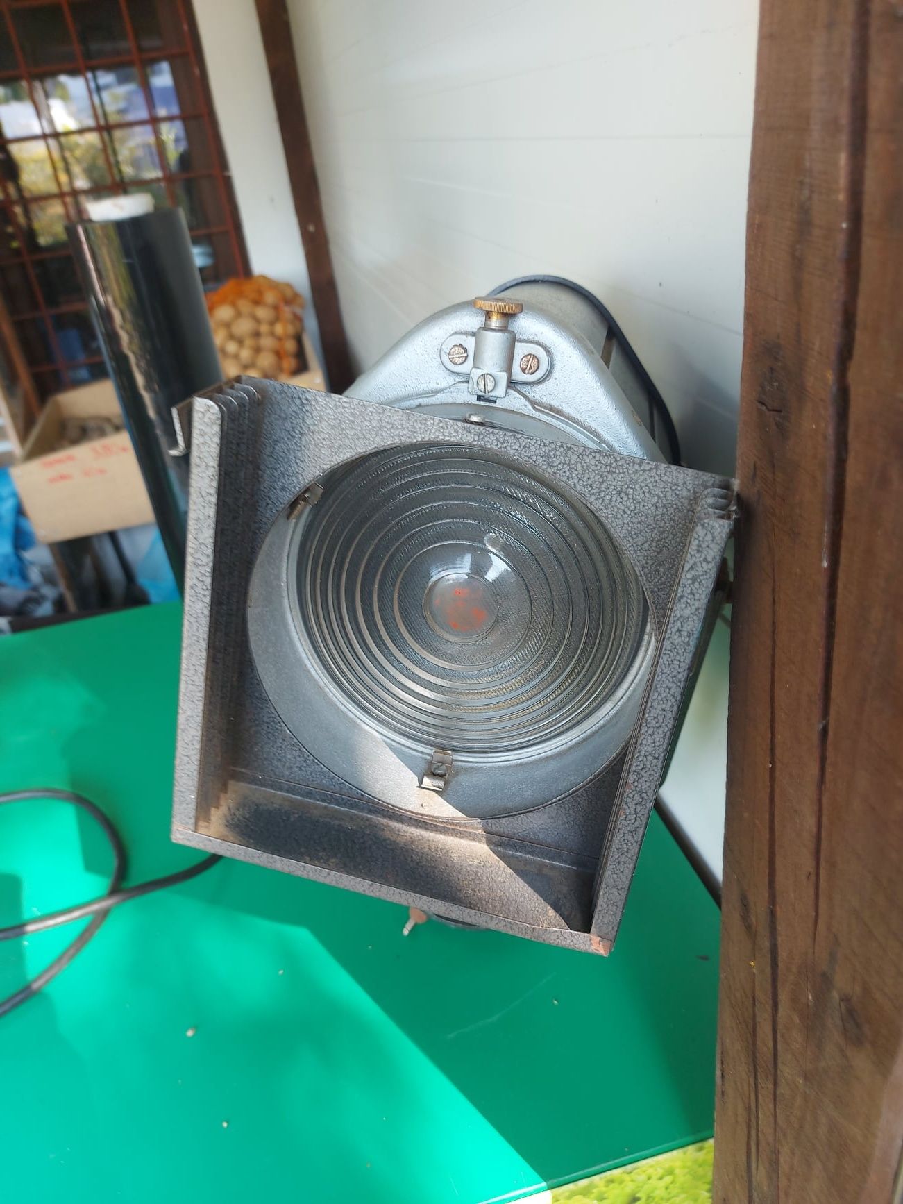 Lampa teatralna,telewizyjna loft reflektor DDR 1980r.