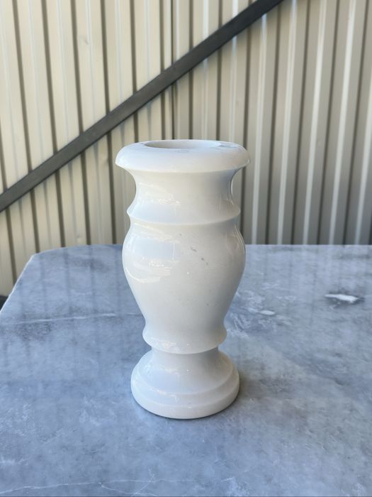 Мармурові вази преміум-класу.