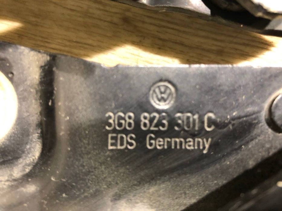 Петля капота левая Audi A6 C7 (2014-2018 г.) кріплення капоту