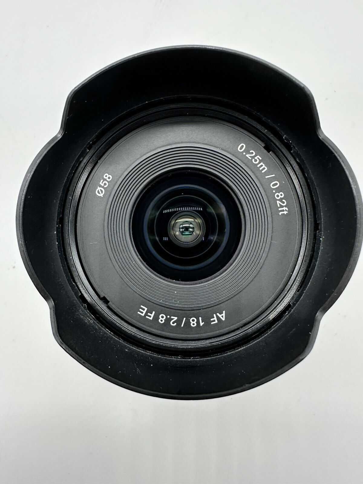 Сверхширокоугольный объектив Samyang AF18 mm F2.8 Sony E