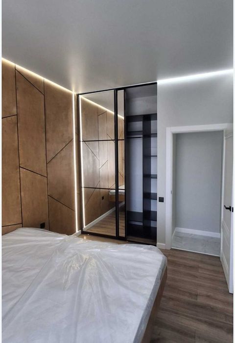 Солнечная улица, современная квартира в новом доме