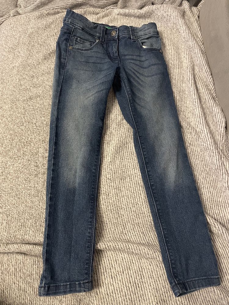 Spodnie jeansowe benetton r. 116-122 stan idealny