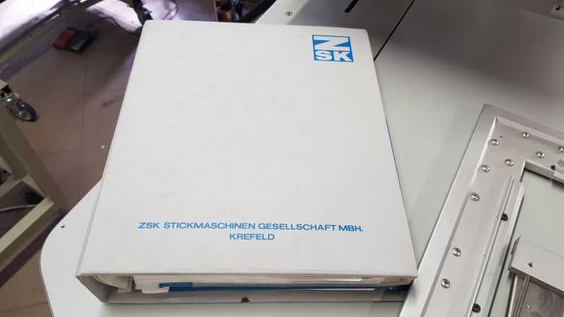 Maszyny szwalnicze hafciarka ZSK J0211TC dwie głowice 11 kolorów