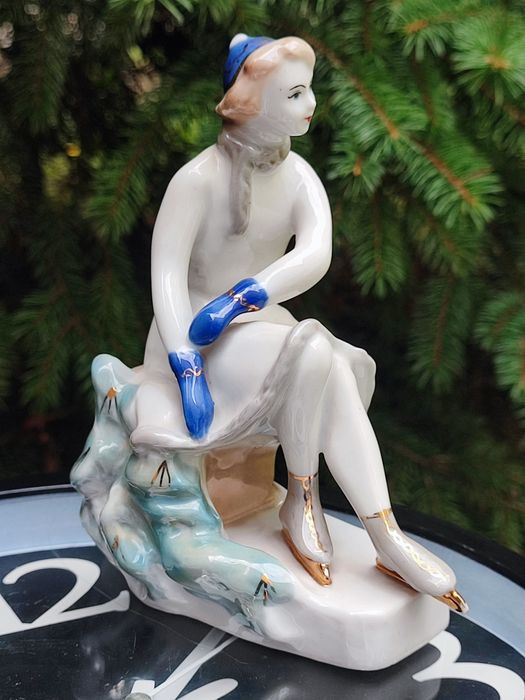 Rzadka porcelanowa figurka NA LODOWISKU” Łyżwiarka Baranovka