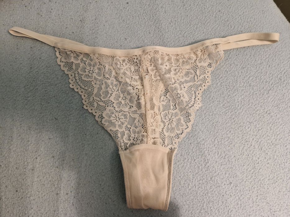 Cueca tanga bege renda