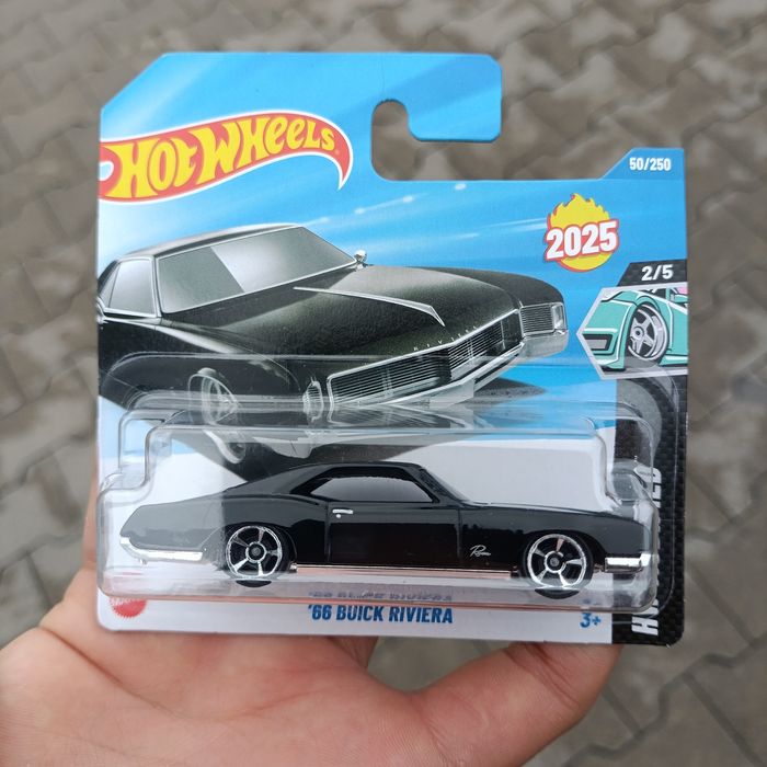 Hot wheels 66 Buick Rivera