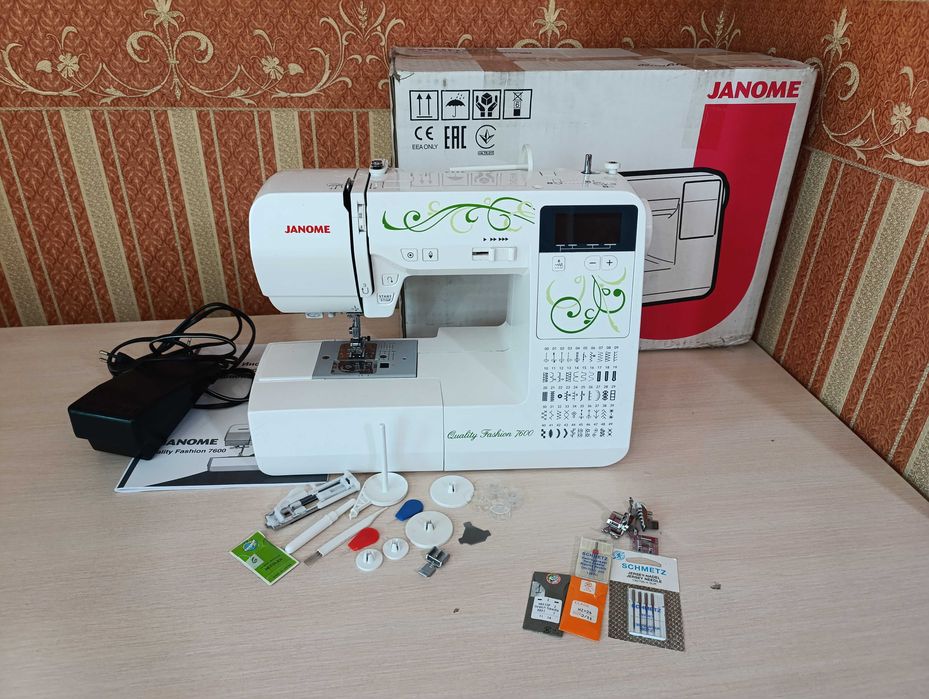 Швейна машина Janome Quality Fashion 7600 побутова