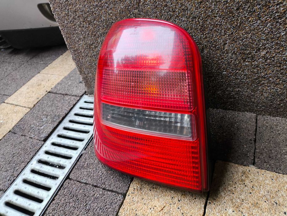 Lampa Tylna Lewa Audi A4 B5 Kombi Lift
