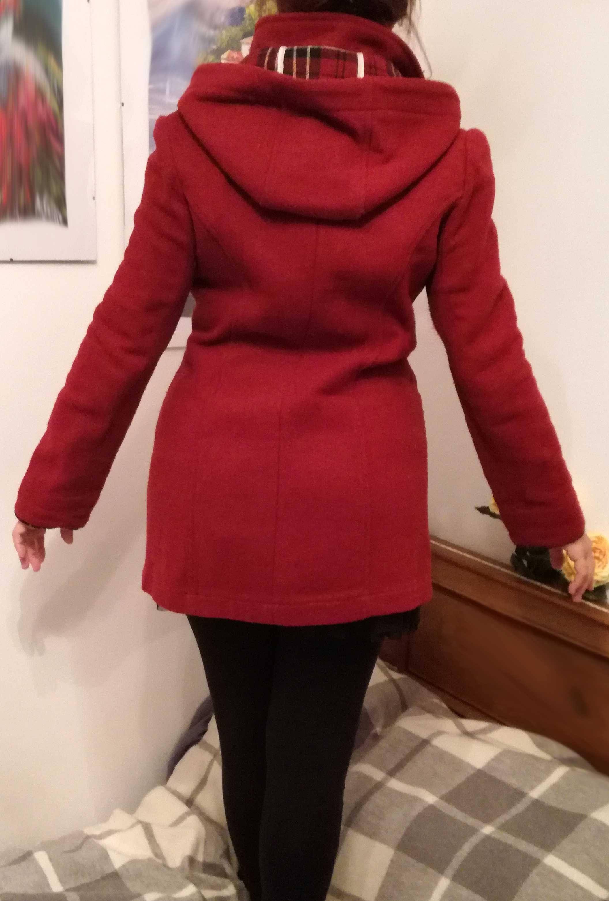 Ciepła kurtka płaszczyk czerwony/bordowy z kapturem na wiosnę rozm.M/L
