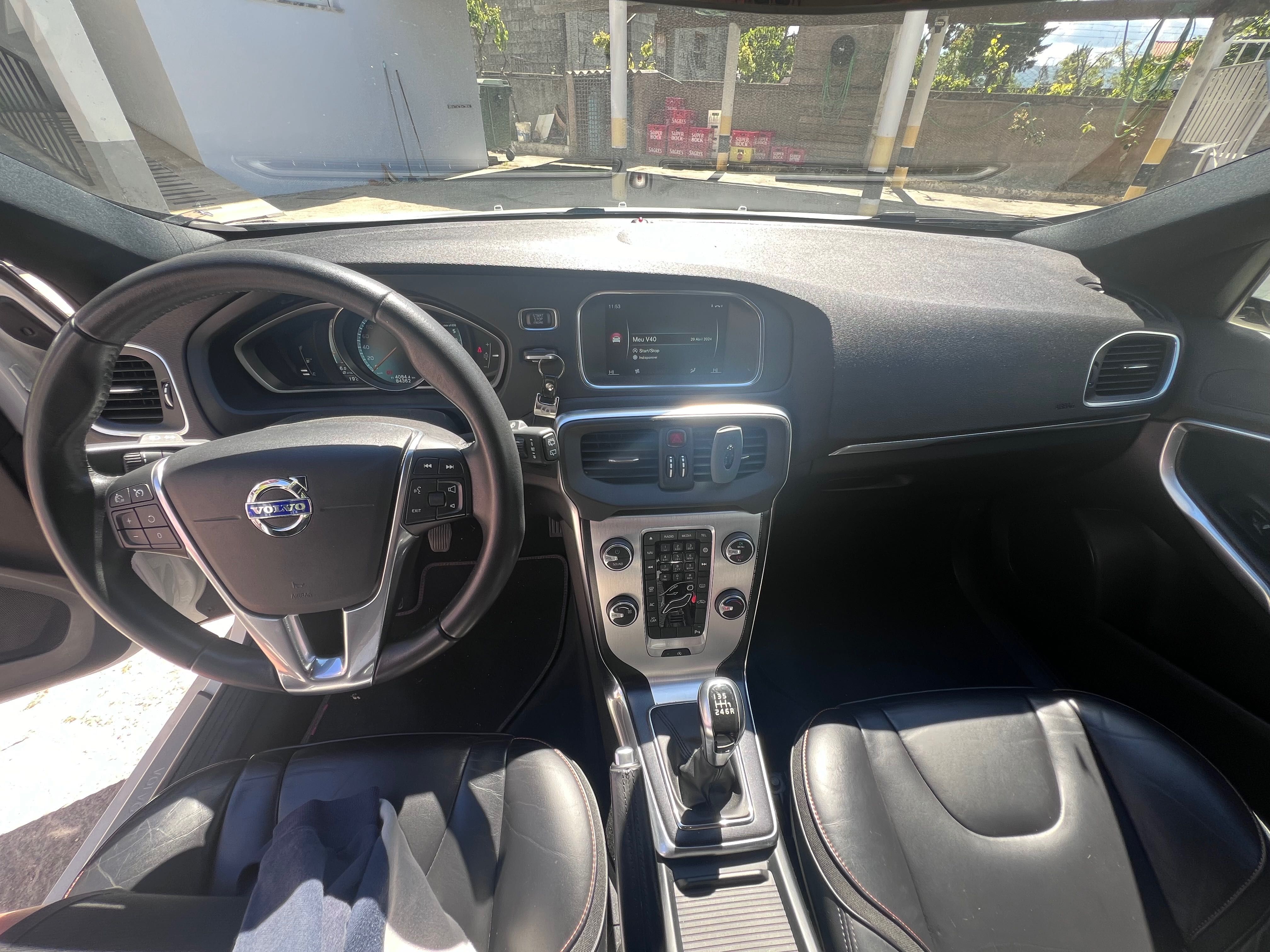 Volvo v40 D2 - Nacional 2.0 com 100.000km