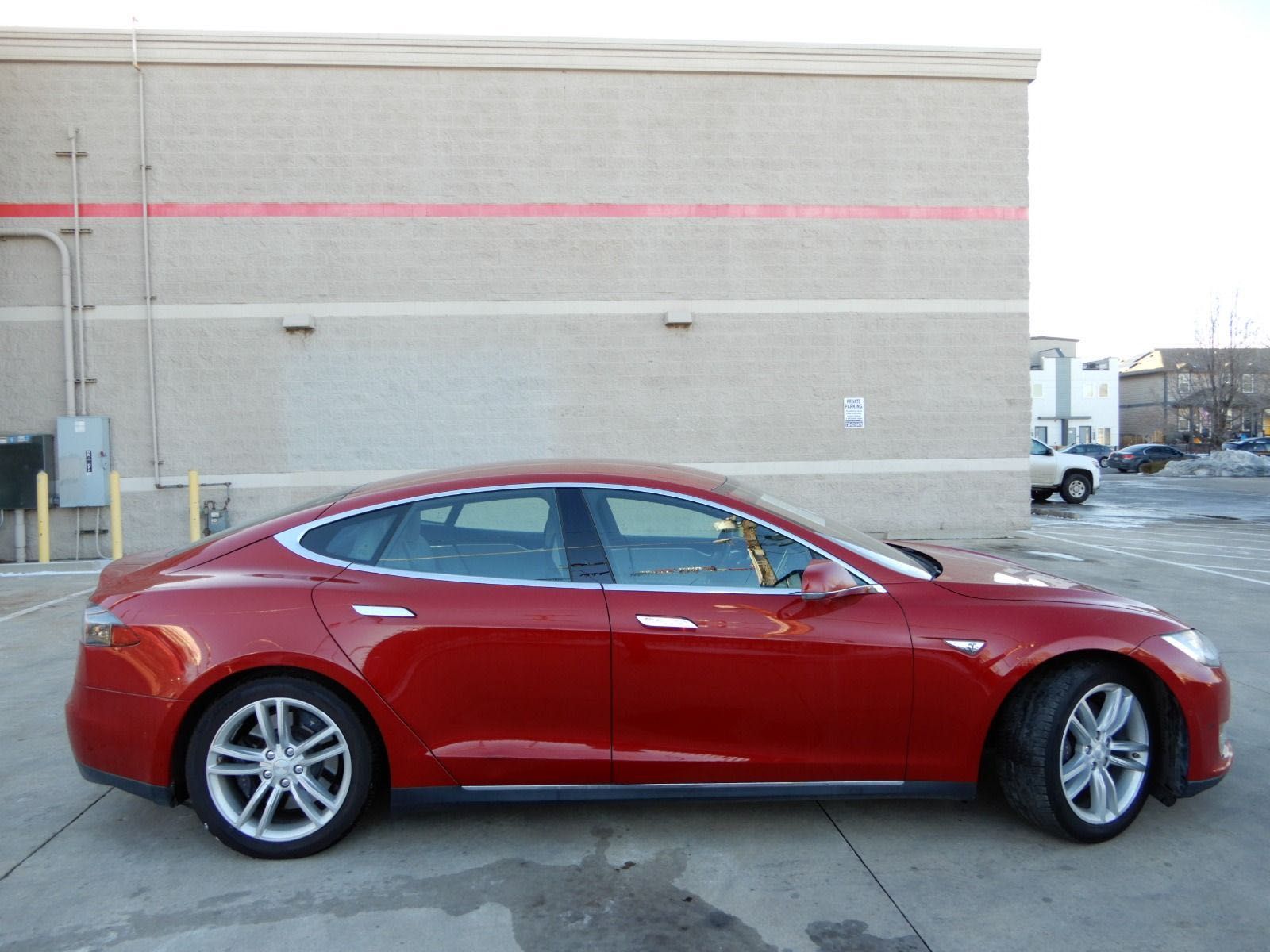 2015 Tesla Model S 85D