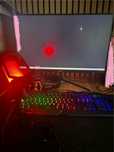 Komputer gamingowy z monitorem i calym wyposazeniem