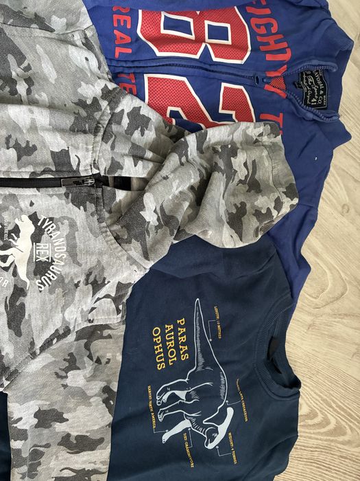 Paka ubrań i bluz na 104