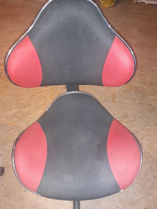2 fotele  obrotowe  za 200 zl dla dzieci