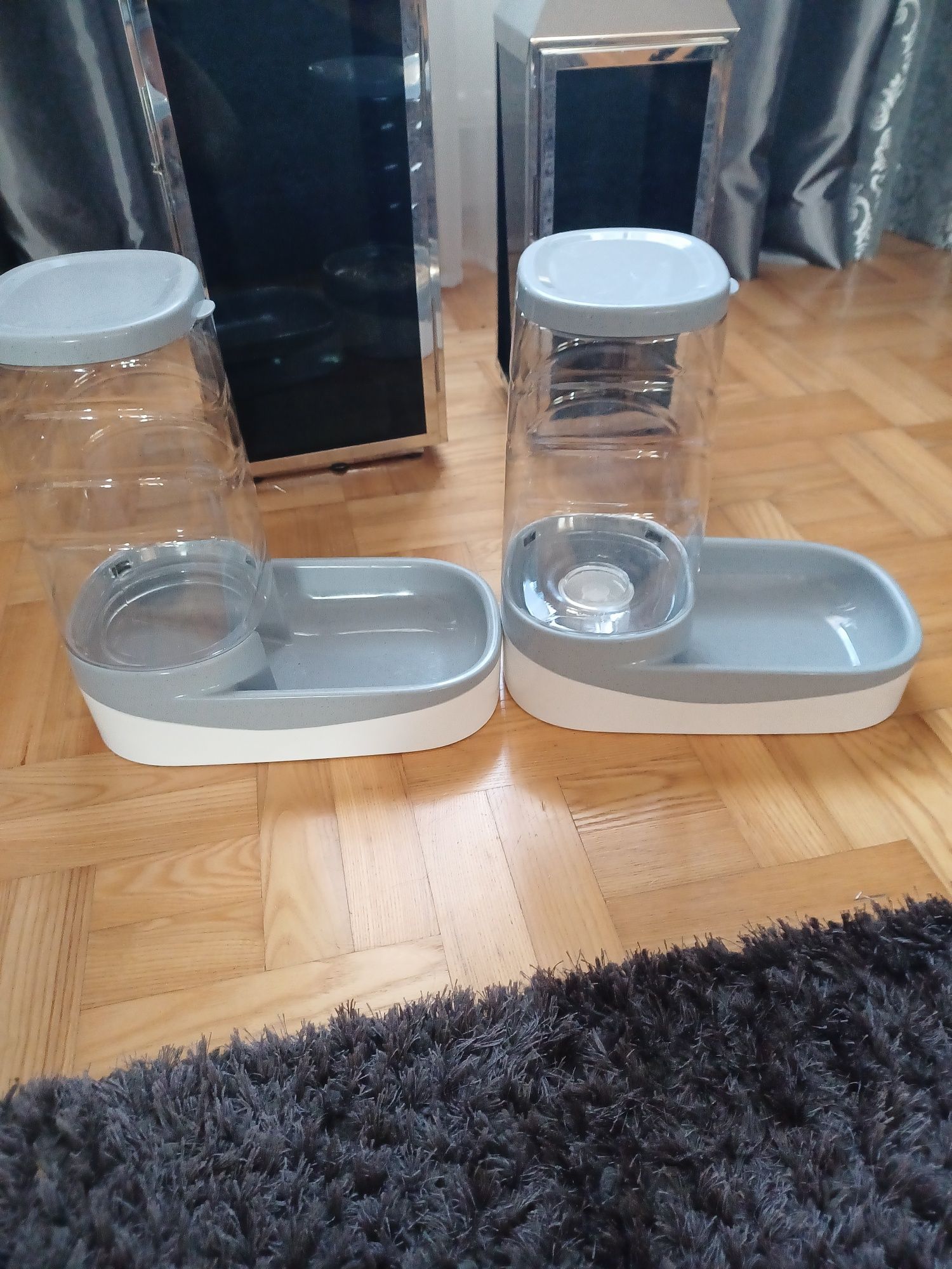 pojemnik miska na wodę i karmę dla psa lub kota