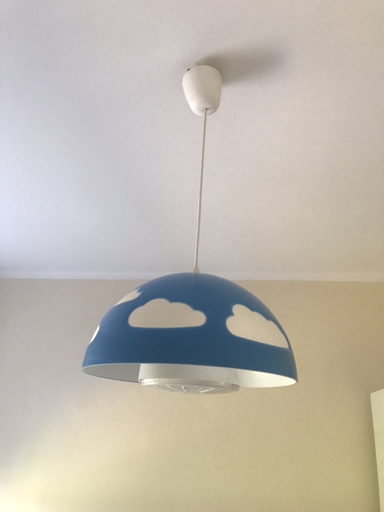 Dziecięca lampa sufitowa w chmury