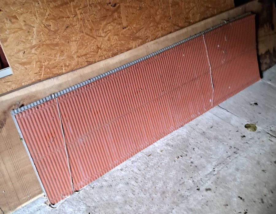 zestaw dachówek KORAMIC dachówki karpiówki gąsiory trójnik okapowe