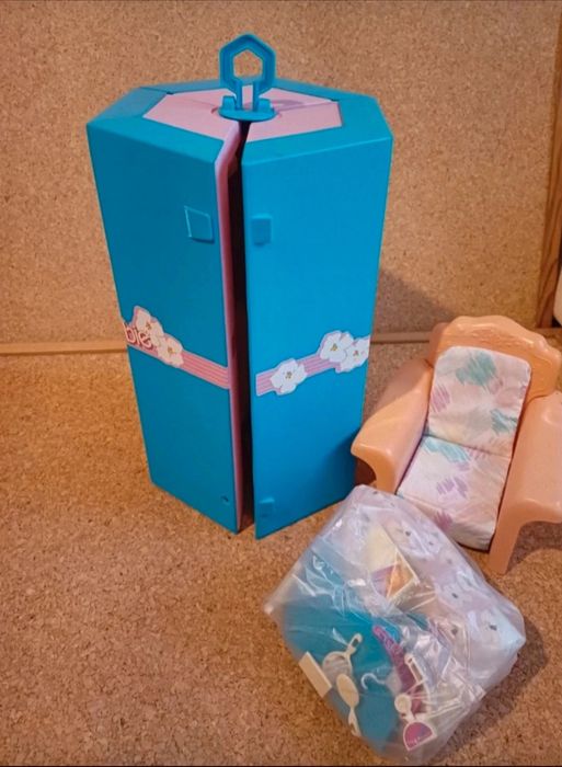 Barbie estudio e quarto. 
Mattel ltália 1984.