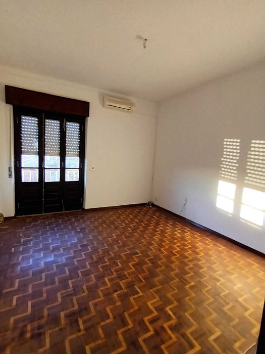 Arrenda-se Espaçoso Apartamento T3, Centro de Montemor-o-Novo