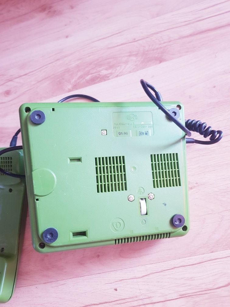 Telefon stacjonarny Tullipan 319 RWT z czasów PRL