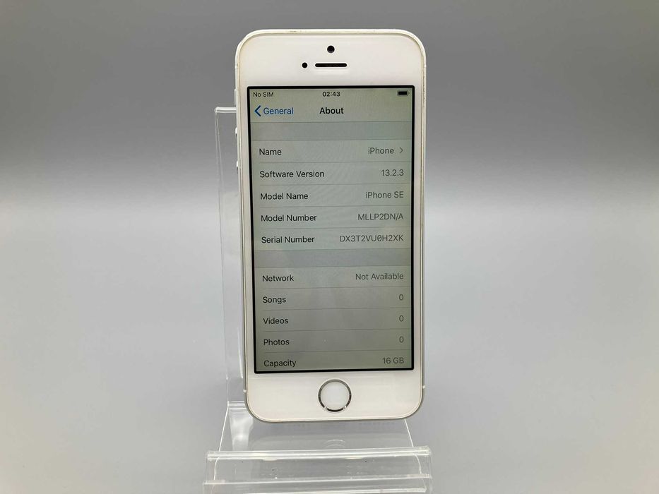 Apple iPhone SE 16 GB (1gen) модель MLLN2DN/A