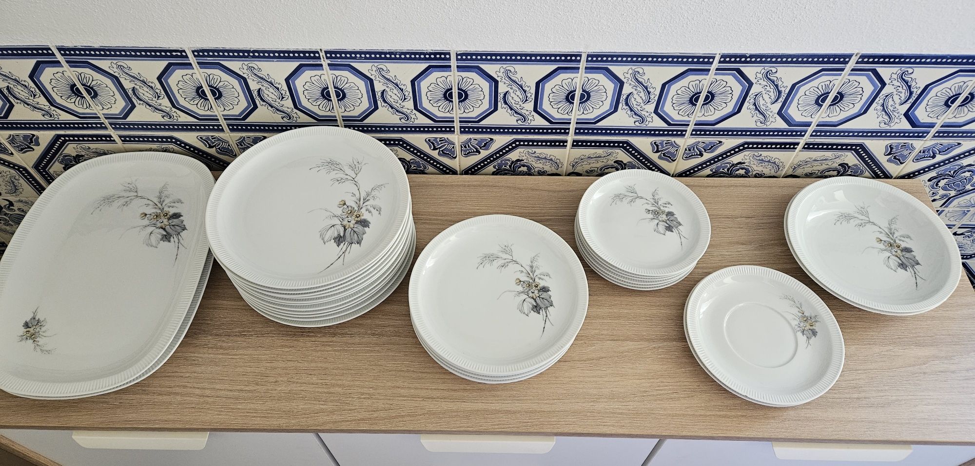 Serviço de porcelana EXCEL