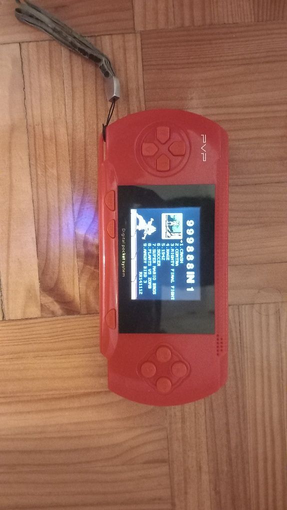 Vendo consola portátil com jogos clássicos