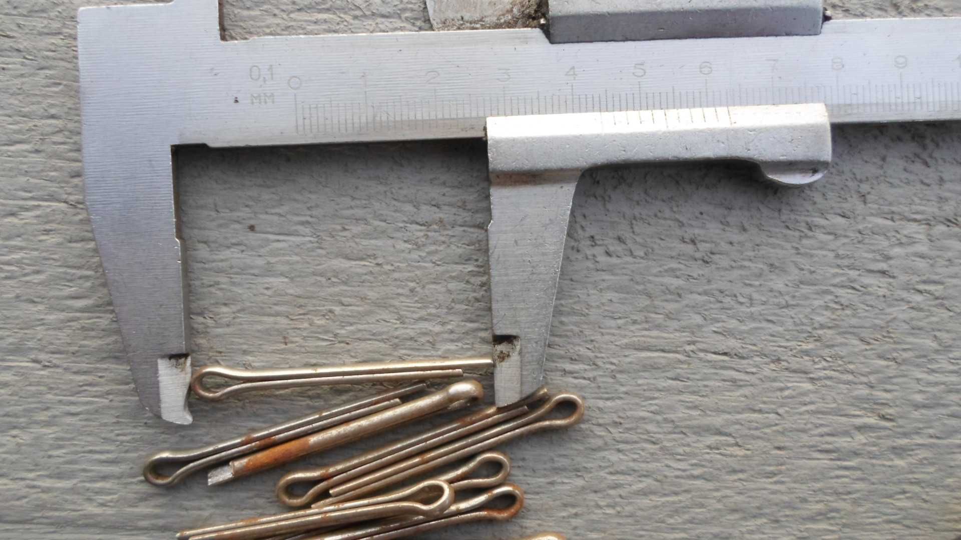 Шплинт стальной раздвижной 3х20