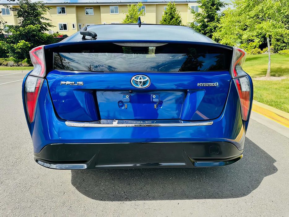 Toyota Prius      2016