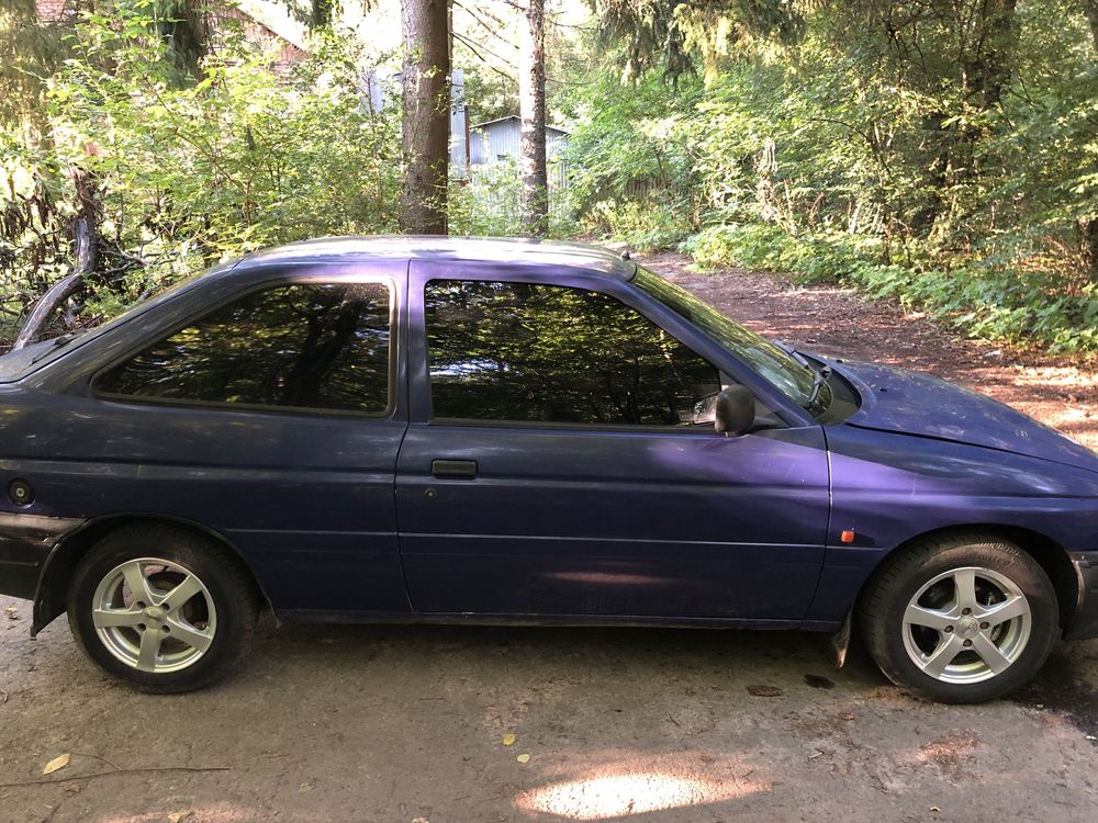 Продам FORD Escort