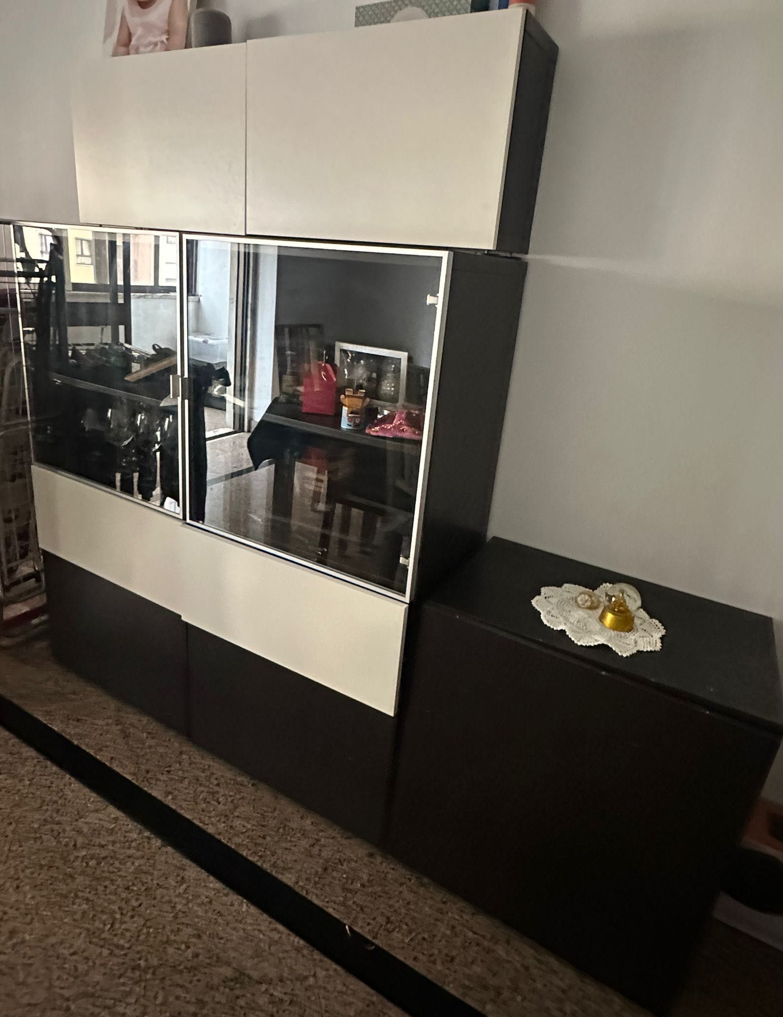 Conjunto de móveis para sala preto e branco