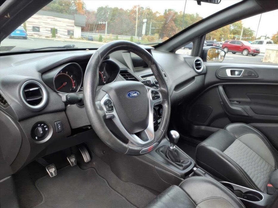 Ford Fiesta ST      2017