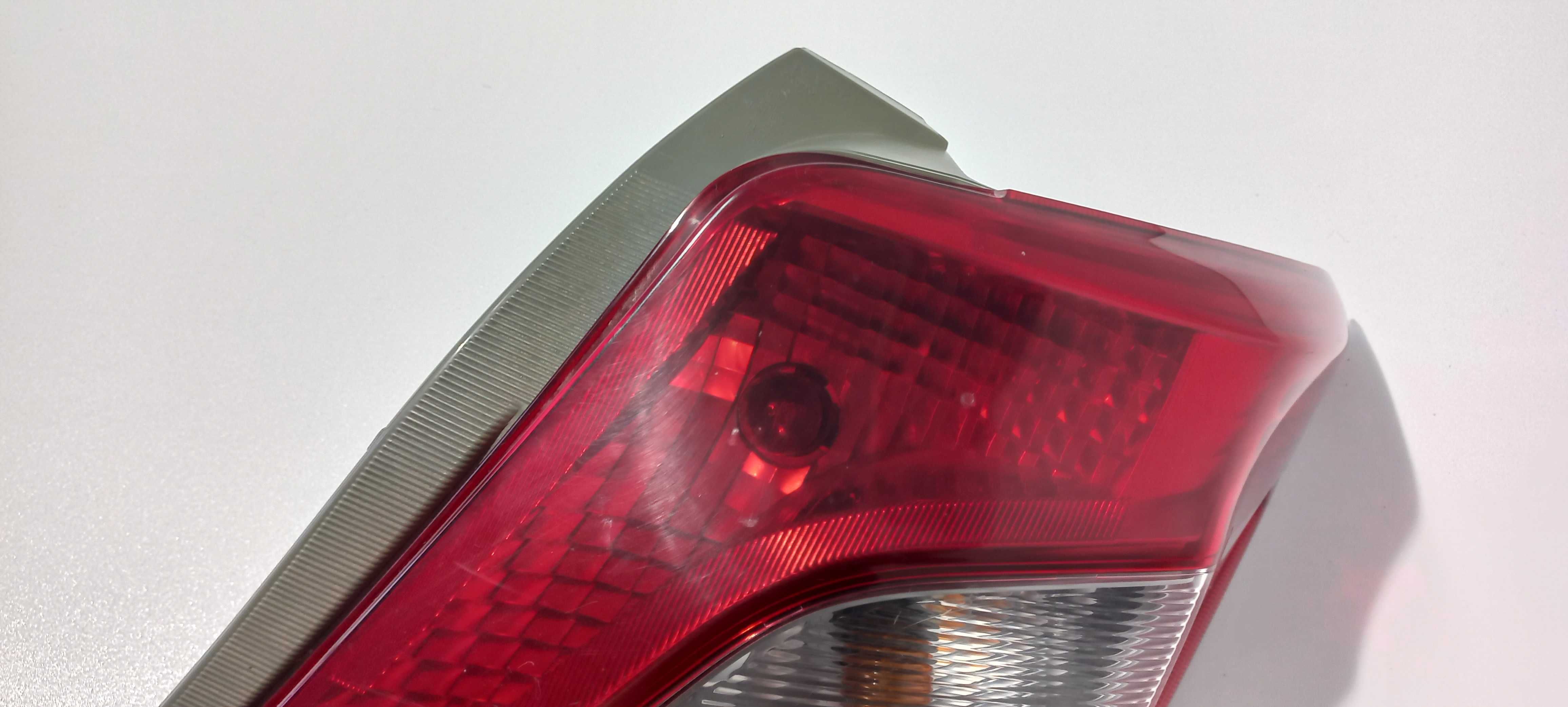 Toyota Yaris III lampa tylna prawa tył prawy Europa