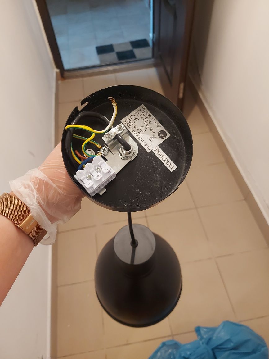 Sprzadam mała wisząca lampę