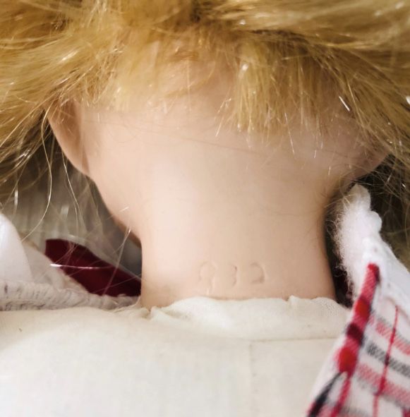 Порцелянова лялька-художник ручної роботи. Колекційна лялька Кім 42см