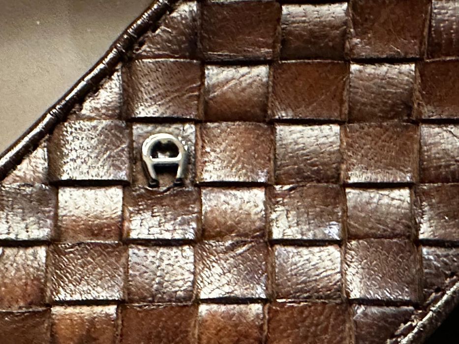 Продам мужские кожаные шлепанцы Aigner, размер 42