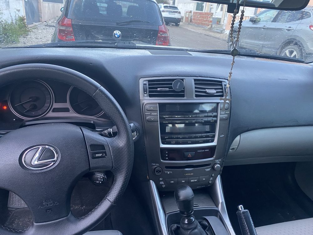 Lexus is220D 177cv