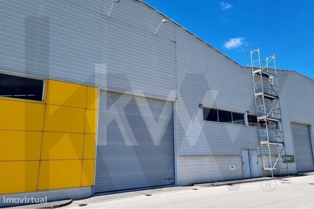 Armazéns para arrendamento com 700m2 em Taboeira - Aveiro