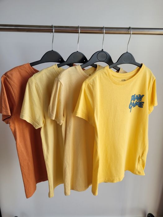 [135] Zestaw 12 koszulek w rozmiarze 128