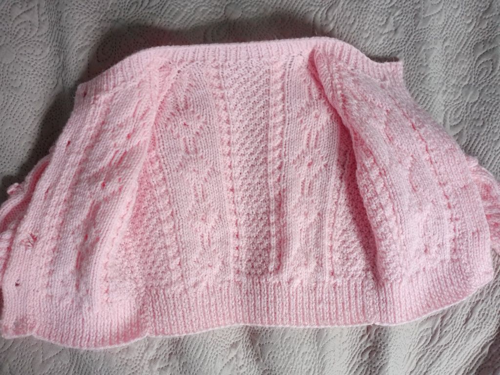 Ciepły różowy sweterek 80-92 stan idealny