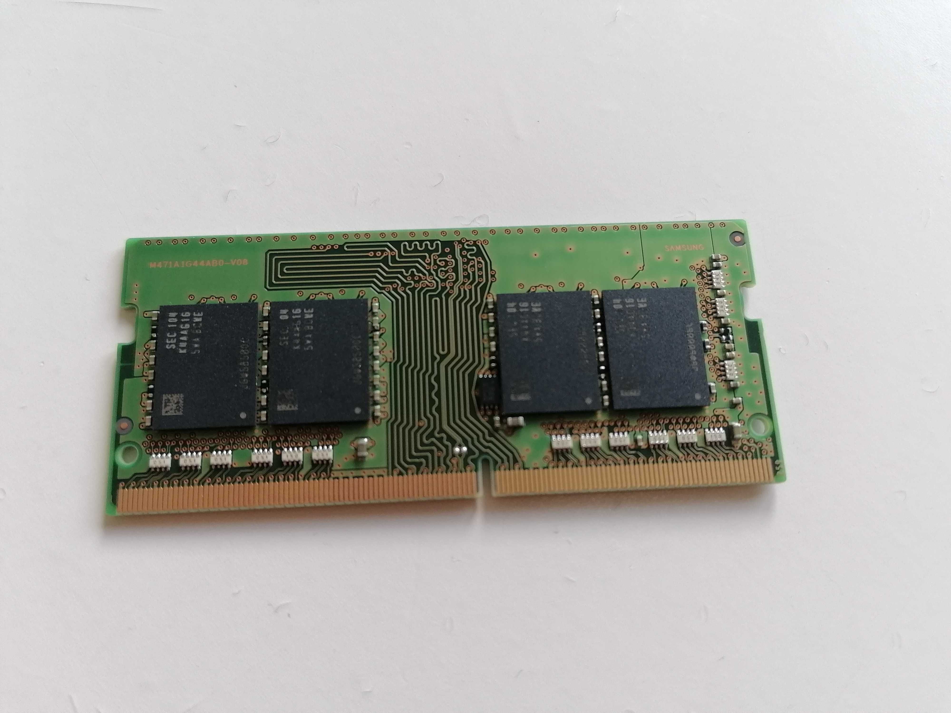 Pamięć RAM 8 GB DDR4 SAMSUNG M471A1G44AB0-V08