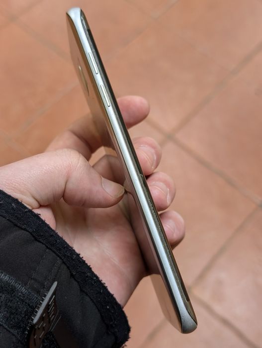 Продам Samsung S7 edge .3/32 GB.