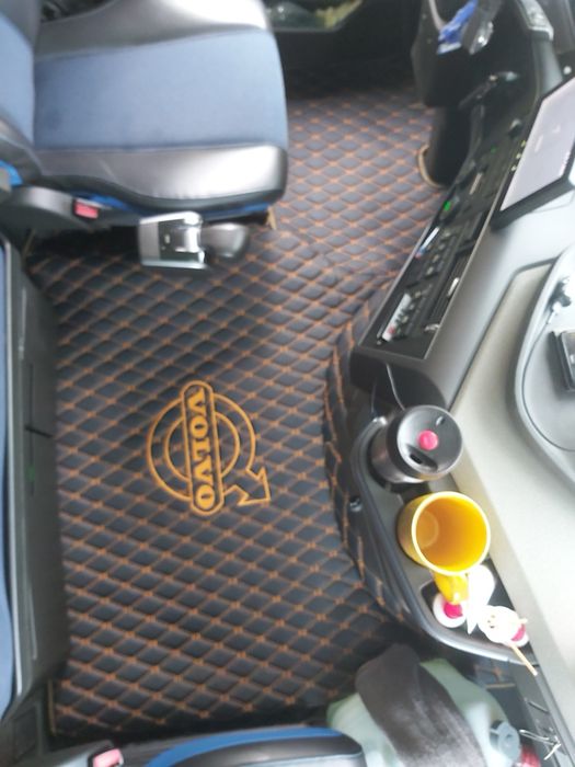 Dywaniki dywany pikowane eko skóra Volvo Scania Daf Mercedes Man Reno