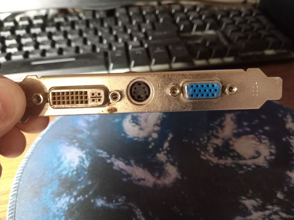 NVIDIA GeForce FX 5200