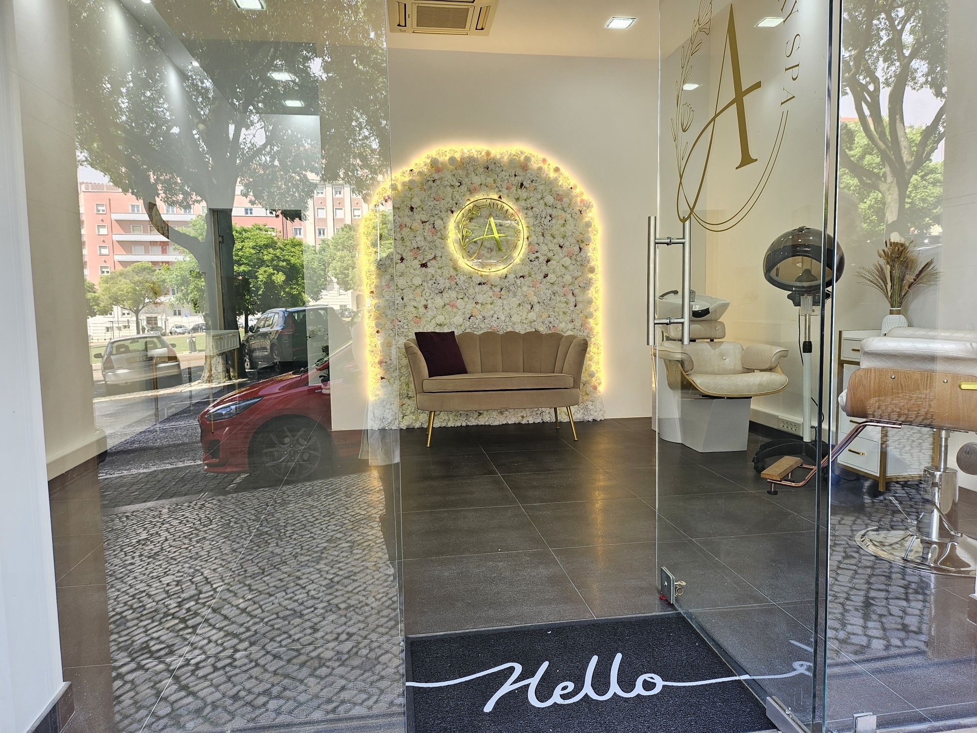 Aluga-se gabinete A HORA/DIA em clínica de estética premium na ALAMEDA